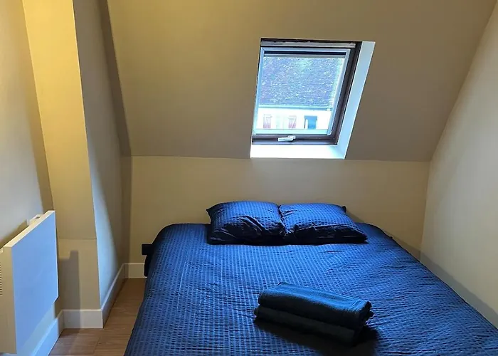 De Charmes Dans Le Centre De * Cherré