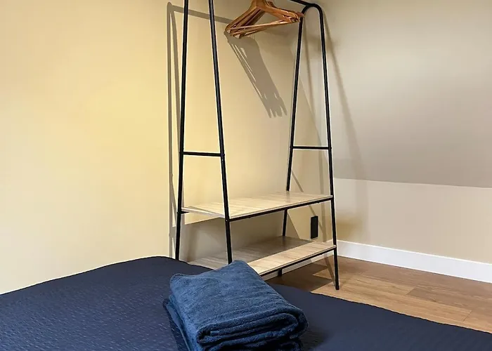 De Charmes Dans Le Centre De * Cherré